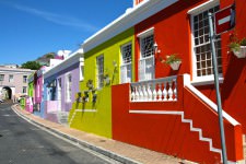 kleurrijke huisjes in Kaapstad tijdens de Cape to Victoria Falls tour via Scenic Travel - Zoetermeer